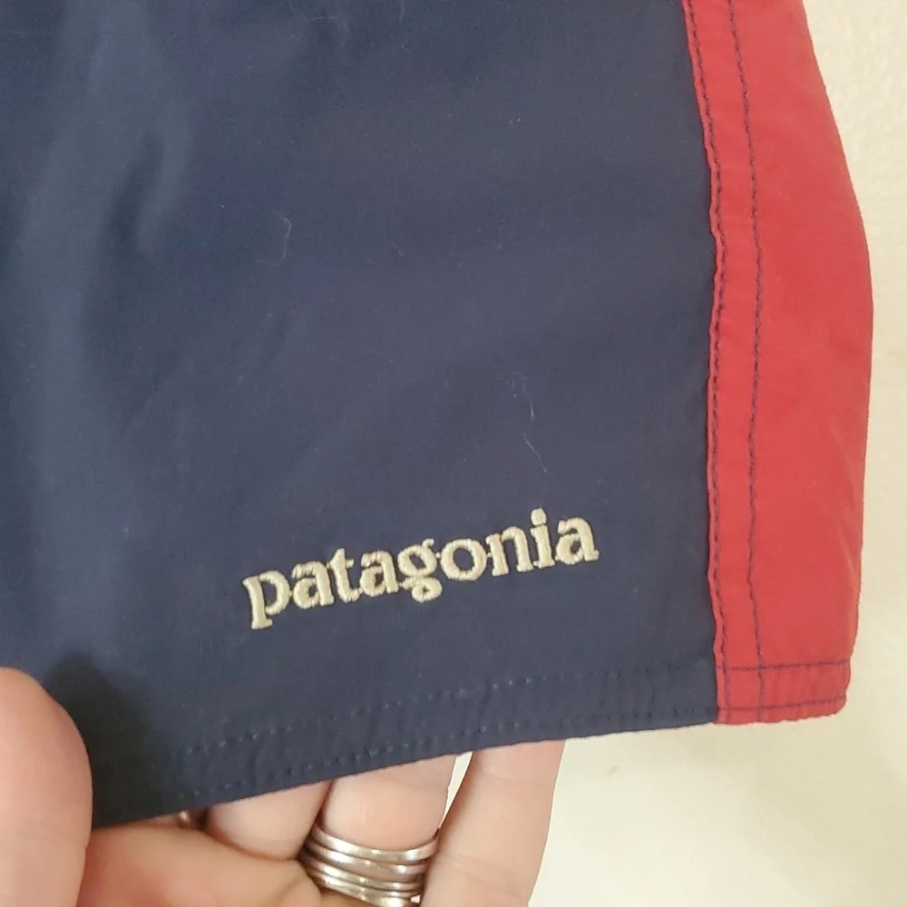 Patagonia Mens Wavefarer Board Shorts Size 32 Stretch Red Navy Pocket - Picture 2 of 12